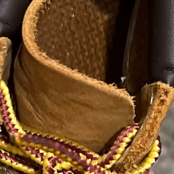 Used toddler timberland shoes size 4 - Picture 5 of 7